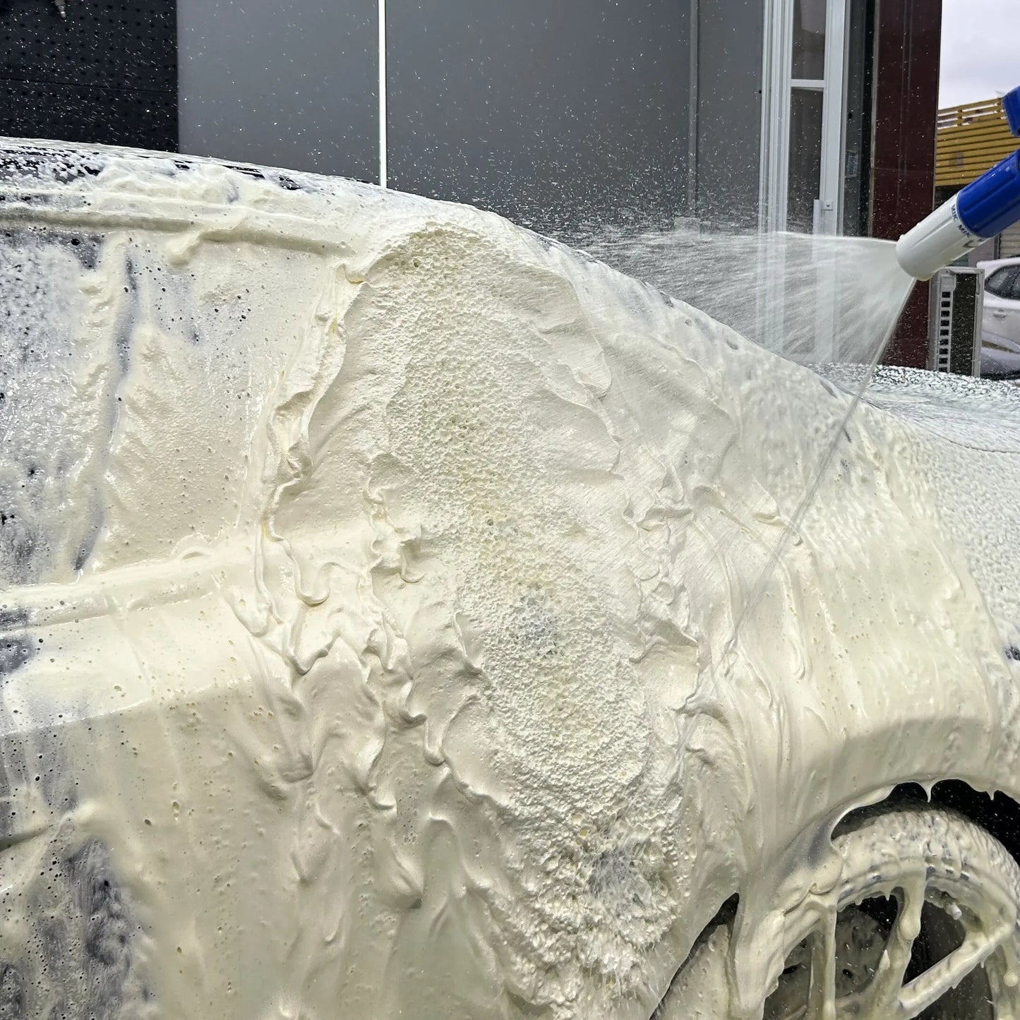 Shampoing Auto Moussant Coloré – Foam Wash Haute Densité pour Foam Cannon & Foam Gun | Detailing Auto, Nettoyage et Brillance Carrosserie
